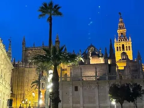 Sevilla A Los Pies De La Giralda 0*, Seville Spain